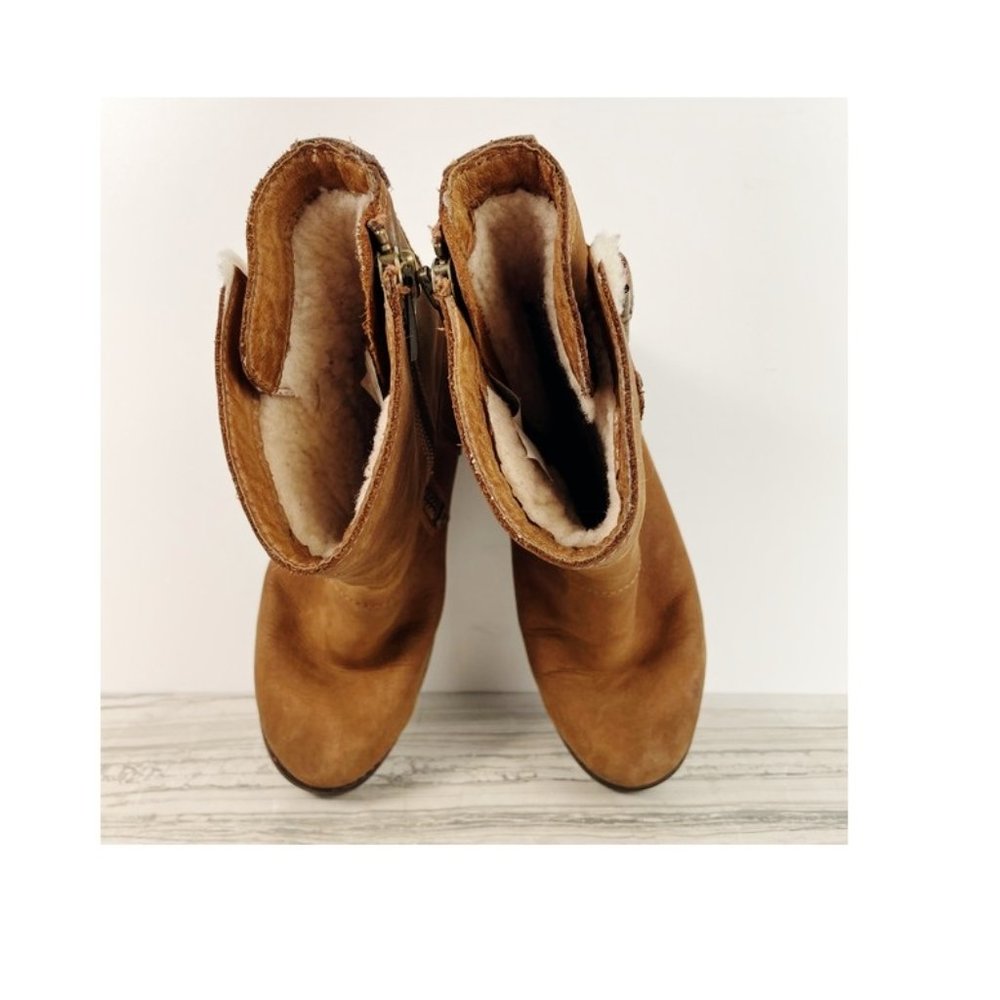 UGG Australia Niels Leather Boots - Picture 3 of 8